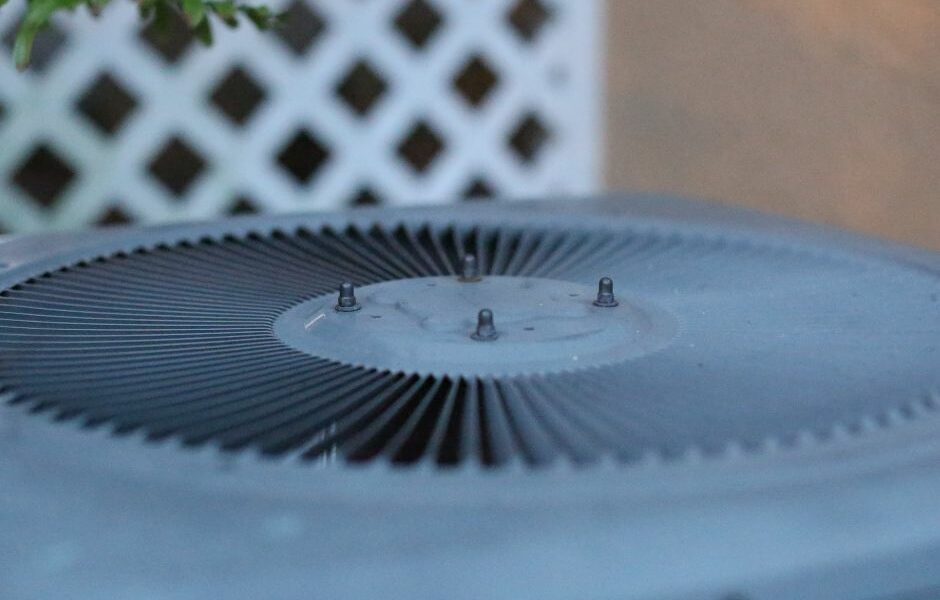 How to install AC soundproofing blanket?